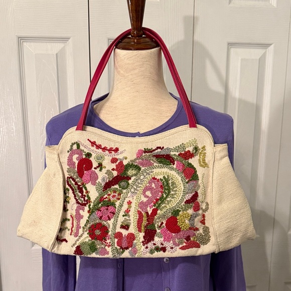 Etro Milano Handbags - NWT ETRO Milano Floral Embroidered Cream and Red Women's Shoulder Bag
